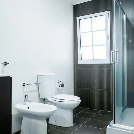 Pensión Avenida House 1 *