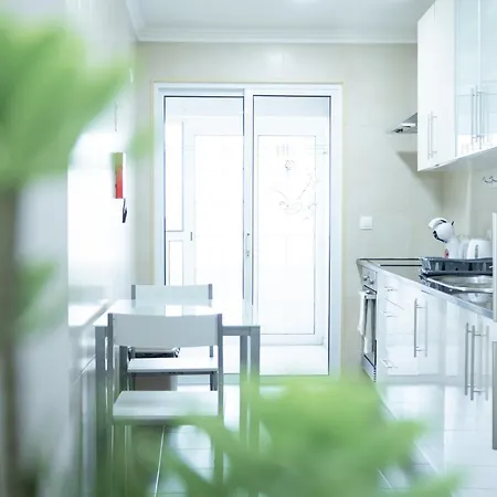 Pensión Avenida House 1 *